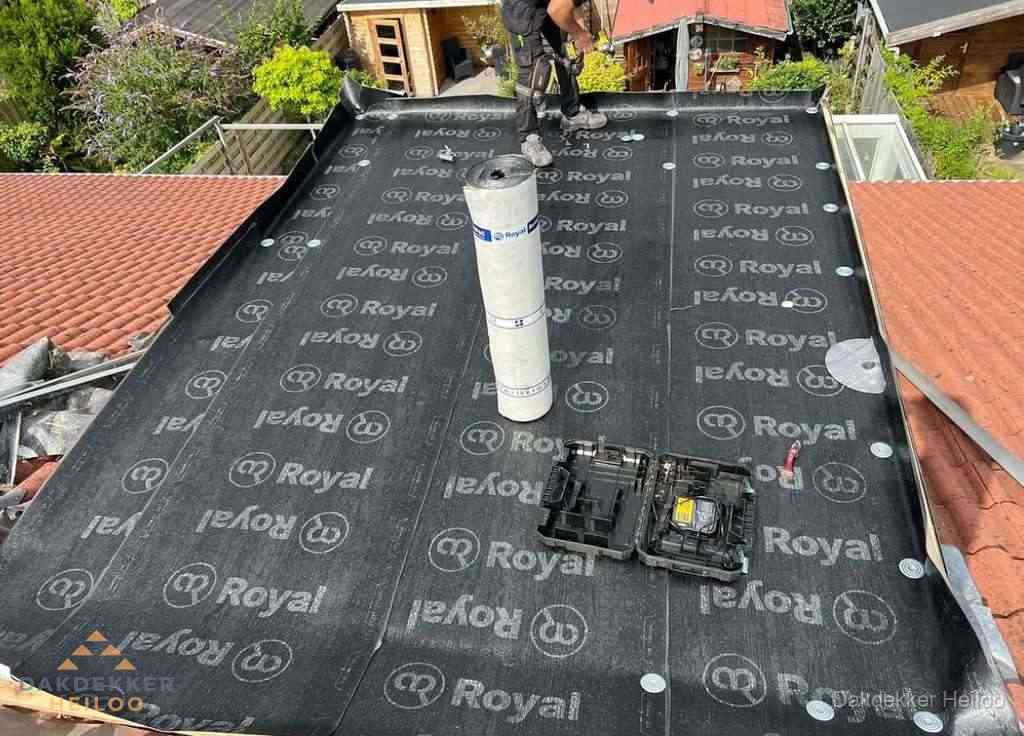 Dakrenovatie met Royal onderdak op plat dak in Heiloo Dakrenovatie met Royal onderdak op plat dak in Heiloo